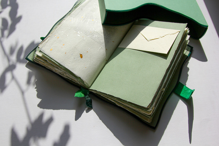 Halina Poświatowska - Ogień zielonych księżyców. Kurtiak i Ley Wydawnictwo Artystyczne.